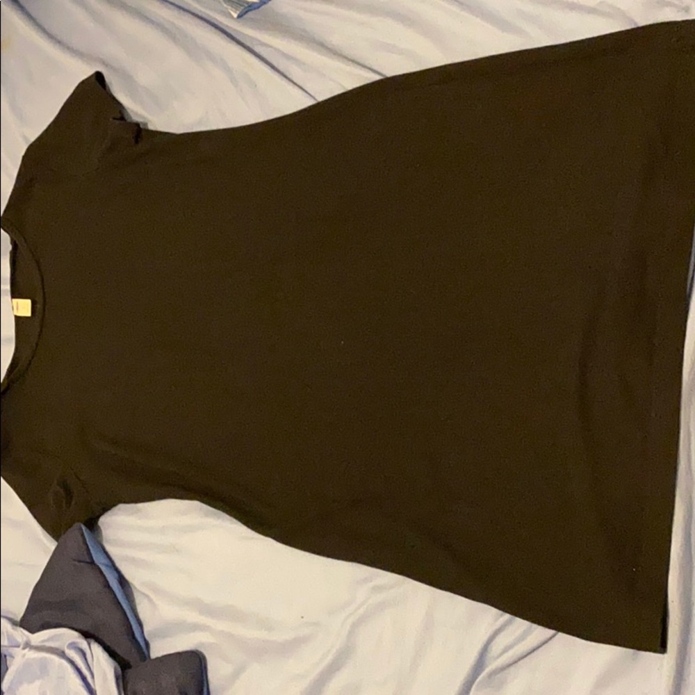 Black bodycon dress